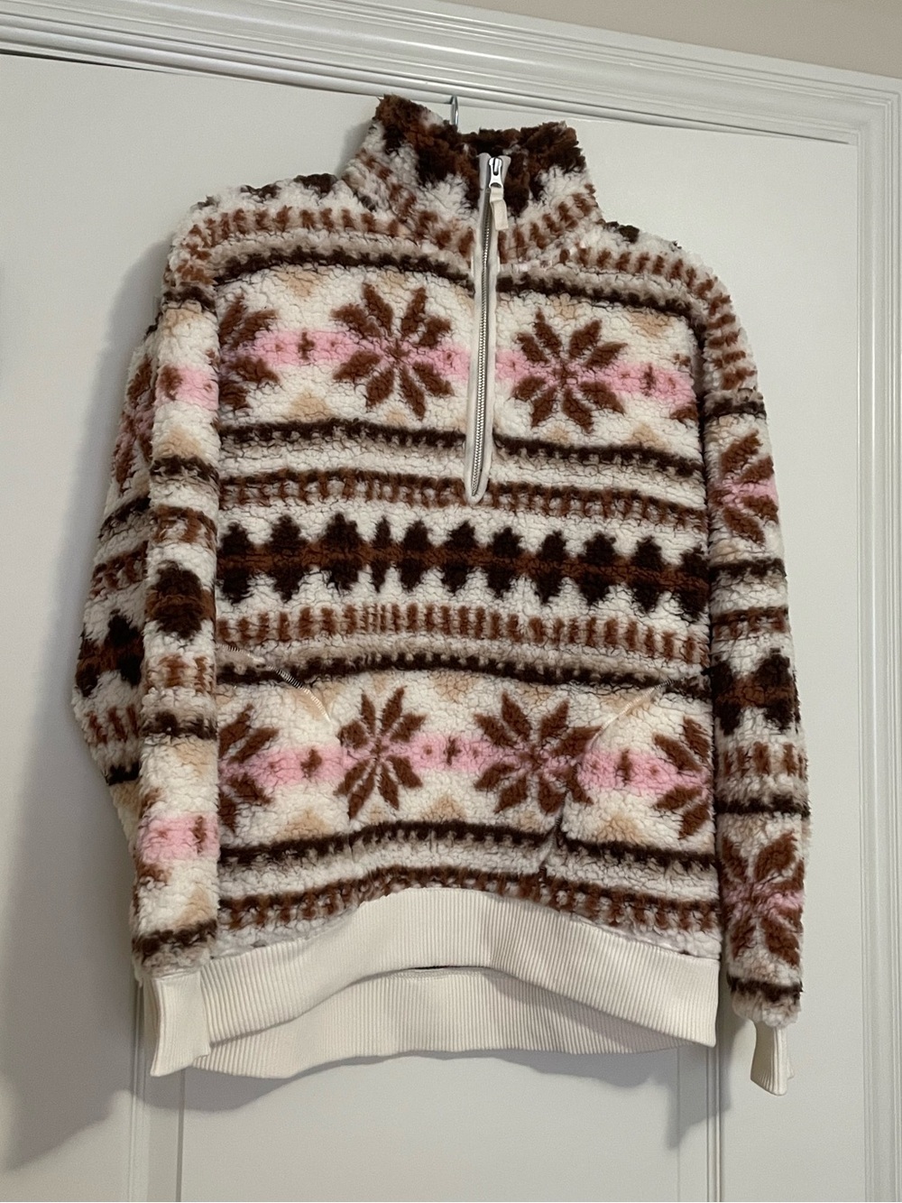 NWT Aerie Sherpa Half Zip Pullover Winter Snowflakes